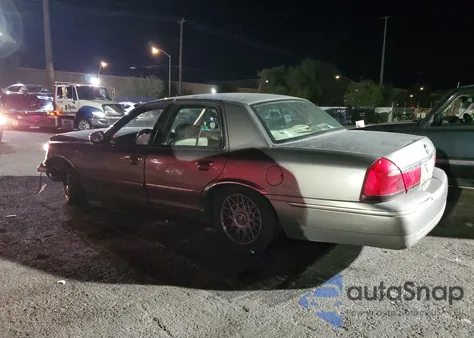 2000 Mercury Grand Marq z USA, uszkodzony, nr VIN 639727